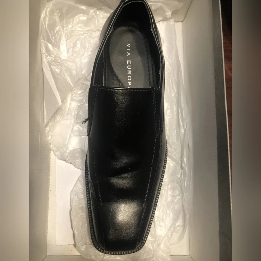 Via Europa Black Dress Shoes - Size 10 Very Good‎ Condition.